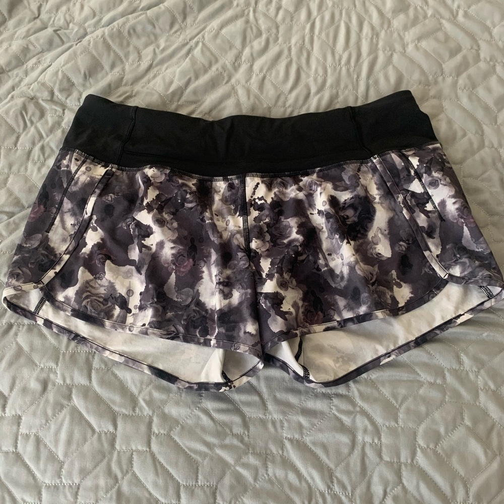 Lululemon Run Times Shorts size 10